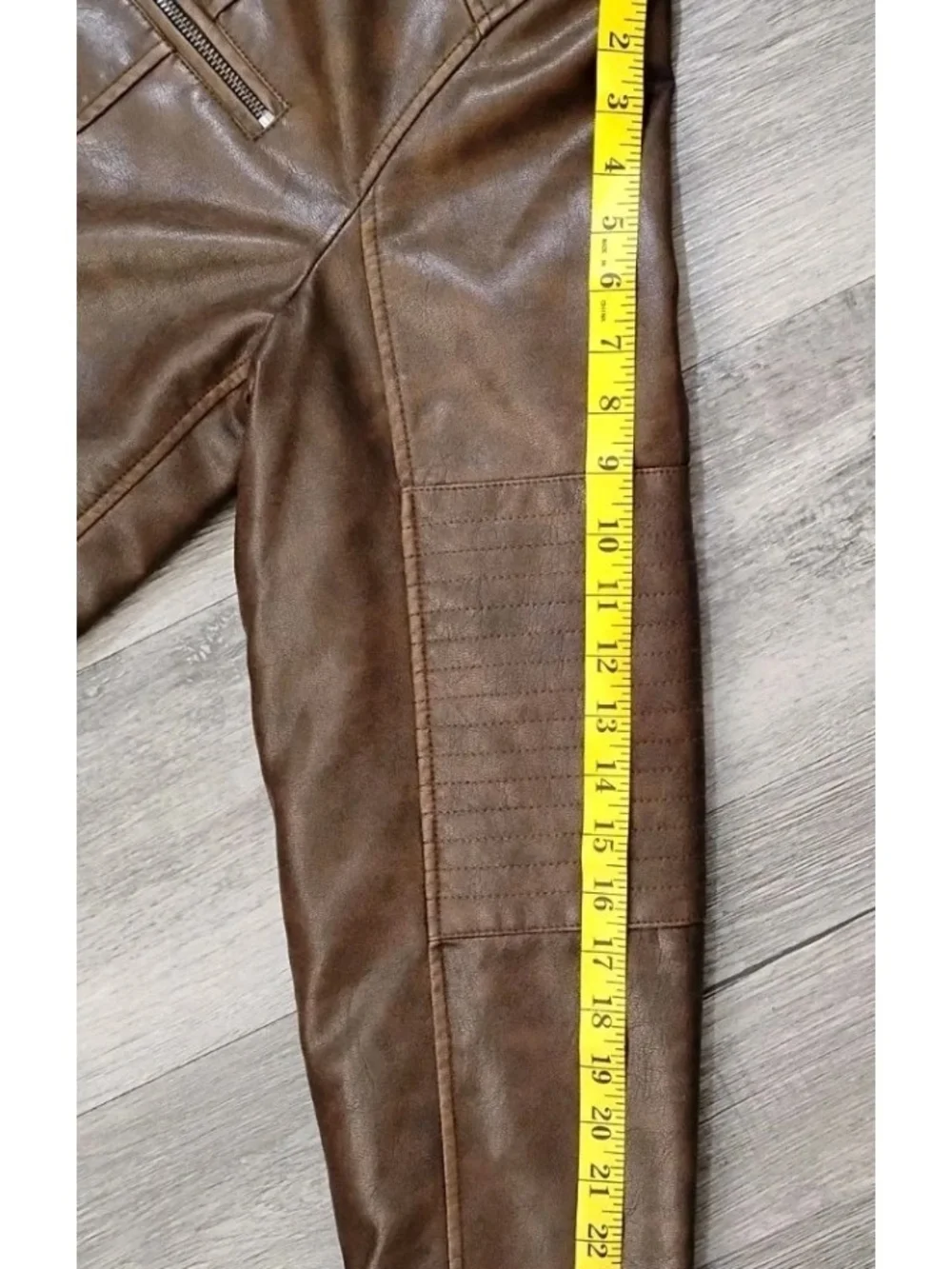 MEN'S LEVI STRAUSS GENTLY WORN FAUX LEATHER HOODED RACER JACKET BROWN SIZE M